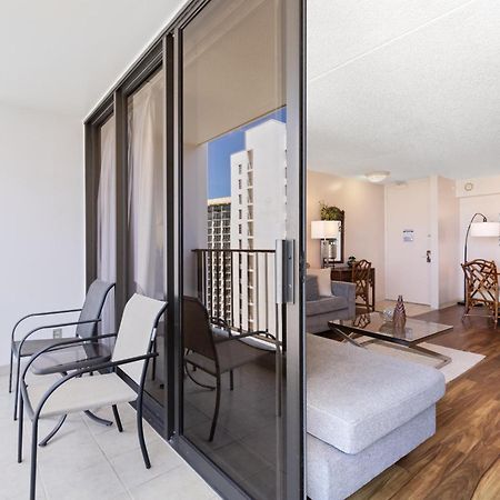 Beautifully Renovated 32Nd Floor Deluxe Ocean View Waikiki Condo Condo هونولولو المظهر الخارجي الصورة