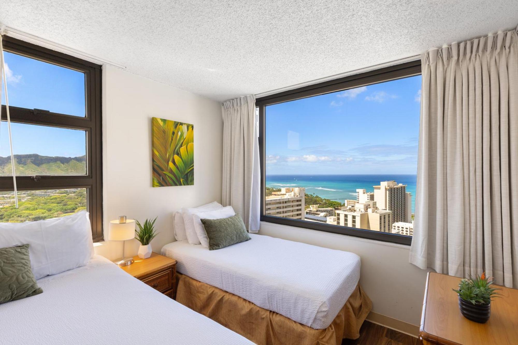 Beautifully Renovated 32Nd Floor Deluxe Ocean View Waikiki Condo Condo هونولولو المظهر الخارجي الصورة