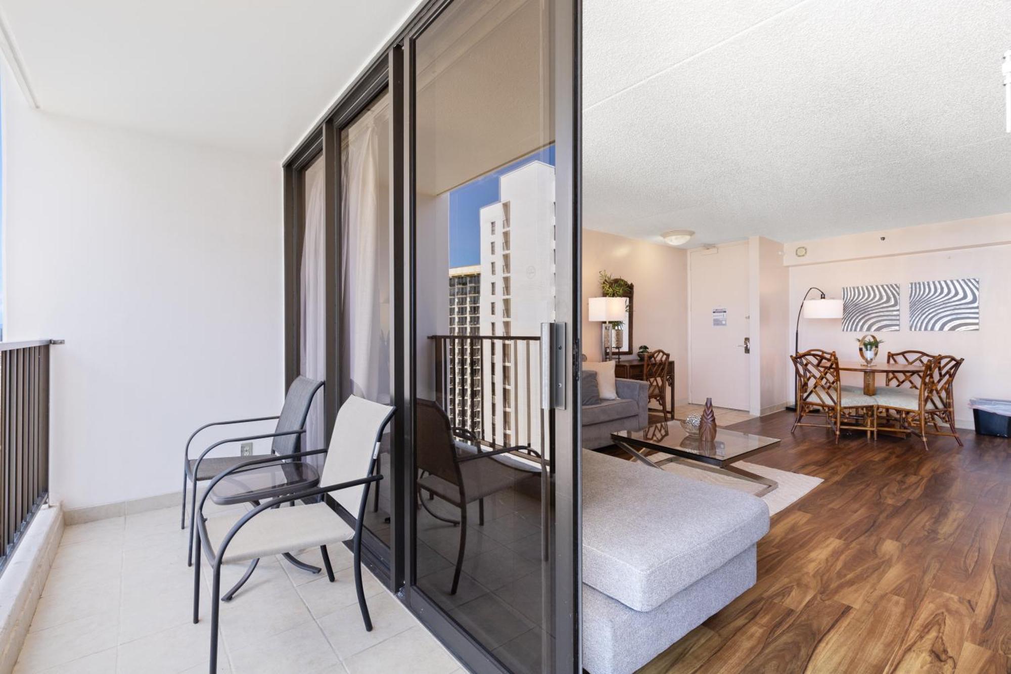 Beautifully Renovated 32Nd Floor Deluxe Ocean View Waikiki Condo Condo هونولولو المظهر الخارجي الصورة