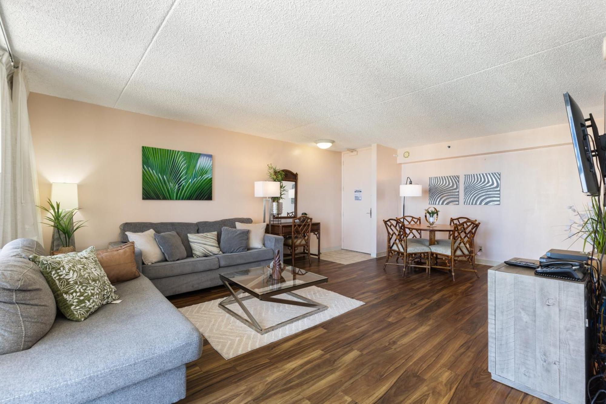 Beautifully Renovated 32Nd Floor Deluxe Ocean View Waikiki Condo Condo هونولولو المظهر الخارجي الصورة