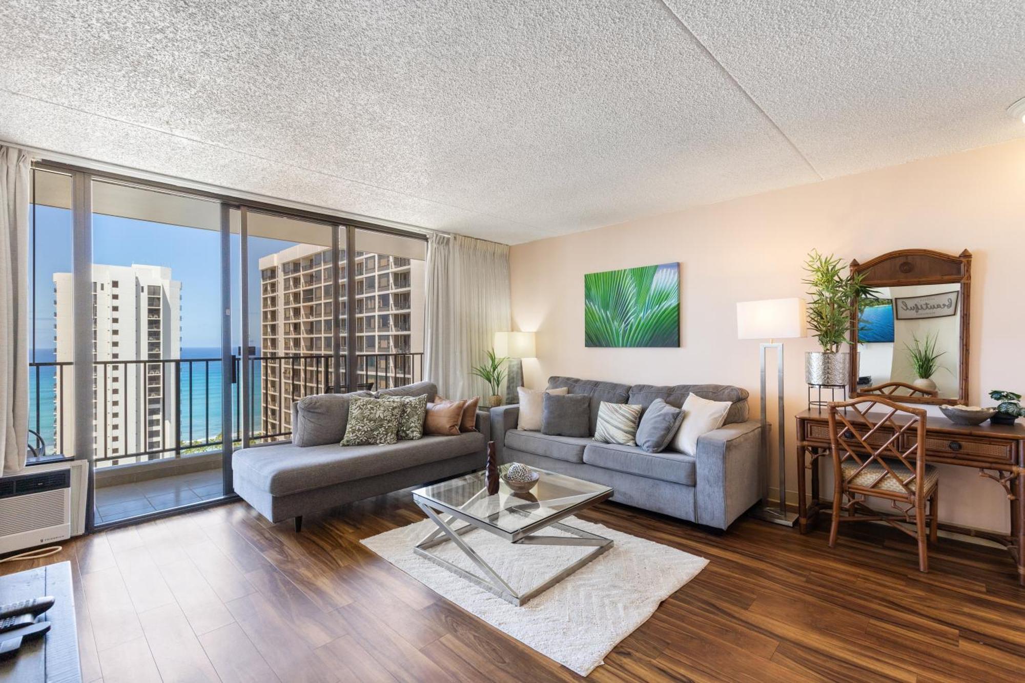 Beautifully Renovated 32Nd Floor Deluxe Ocean View Waikiki Condo Condo هونولولو المظهر الخارجي الصورة
