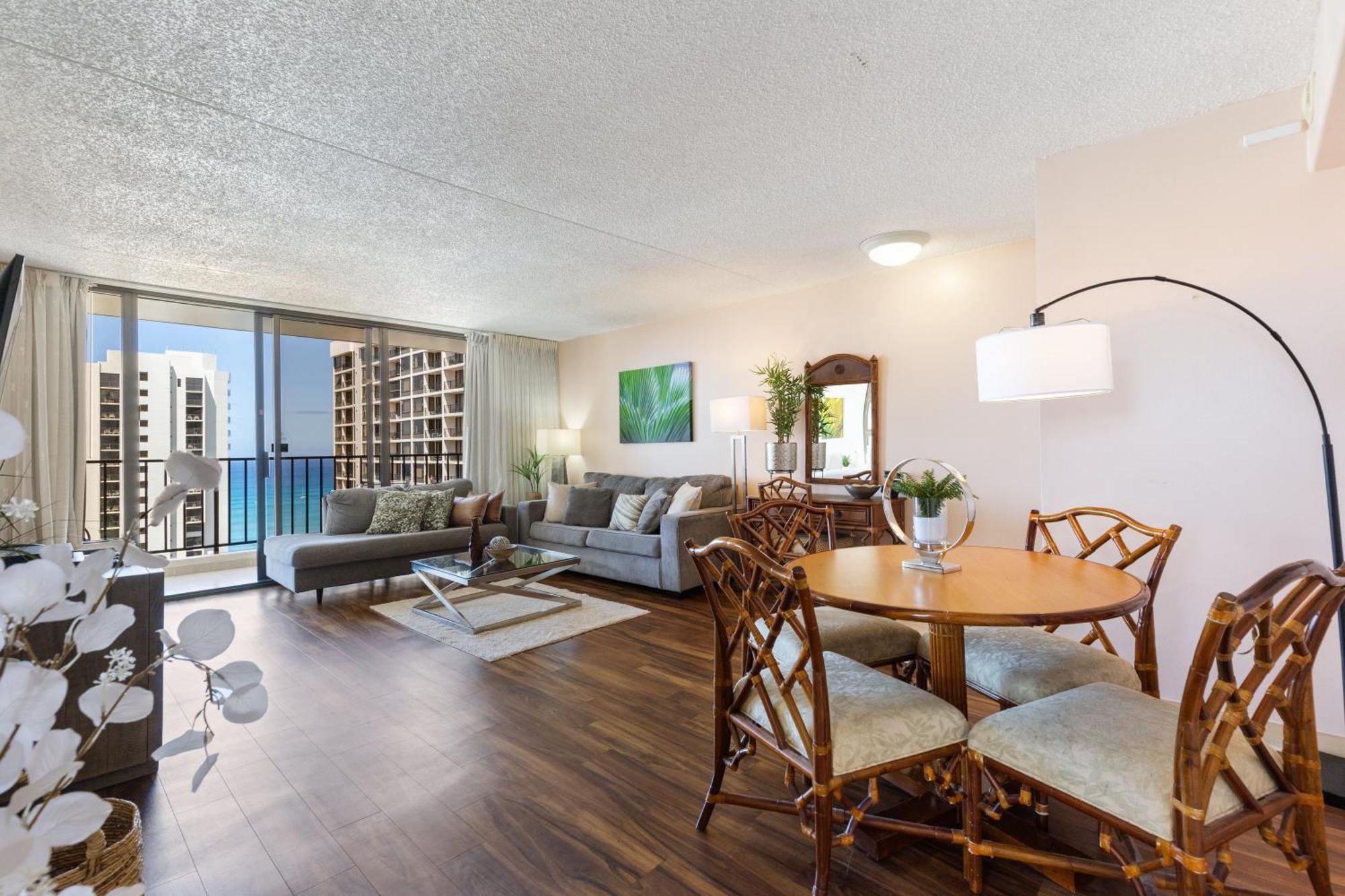 Beautifully Renovated 32Nd Floor Deluxe Ocean View Waikiki Condo Condo هونولولو المظهر الخارجي الصورة